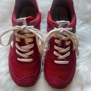 NEW BALANCE RED SNEAKERS LIKE NEW ! Worn only 5 times . Size 7 women US